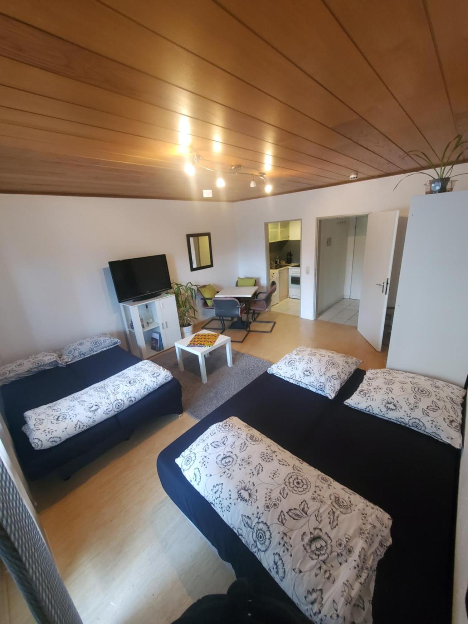 Einzimmerwohnungmit Grossem Balkon Mietersheim Bagian luar foto