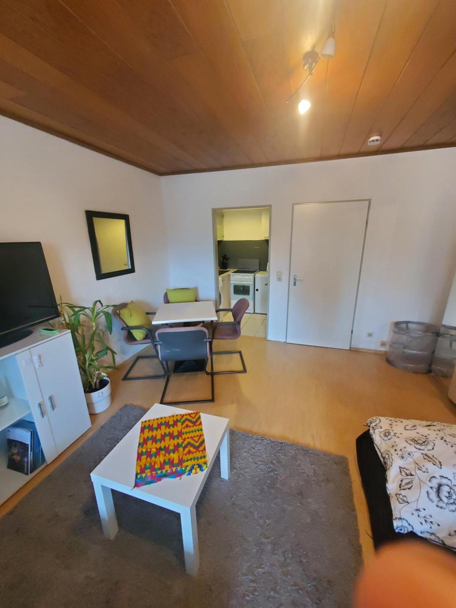 Einzimmerwohnungmit Grossem Balkon Mietersheim Bagian luar foto